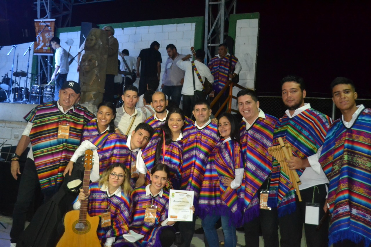 Grupo de música, Universidad Antonio Nariño sede Neiva y su director Hernando Vivas.
